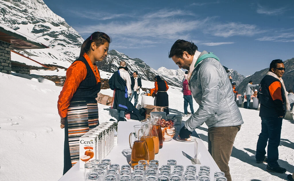 A high-altitude breakfast service during the Everest Luxury Trek