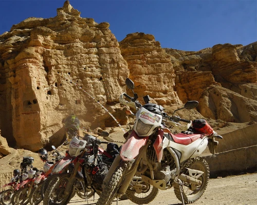 Beauty Adventure In Nepal ()