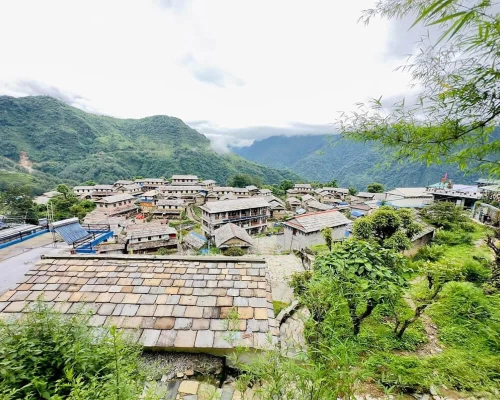 Tipical Gurung Village Ghandruk ()