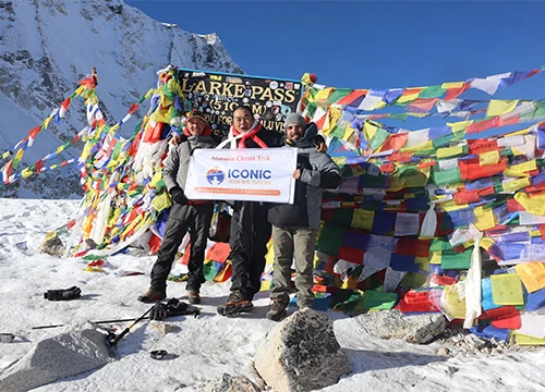 Group photo at Larkey Pass